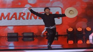 Zumba y su insólita respuesta tras lanzarse sobre Carlos Cacho