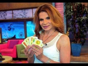 Vidente predice la muerte de dos famosos en el 2016