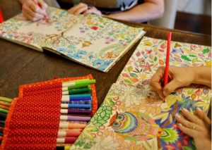 ¿Te gusta pintar? Te mostramos 12 plantillas para pintar para adultos