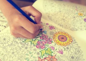 ¡Tienes que probarlo! 8 cosas positivas que pasan cuando un adulto pinta
