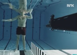 YouTube: Se disparó un rifle bajo el agua y esto fue lo que pasó…