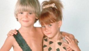 Mira cómo lucen en la actualidad Pebbles y Bam Bam de Los Picapiedra