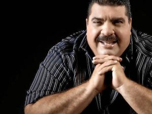 Maelo Ruiz demanda a fanática por … ¿robar su semen?