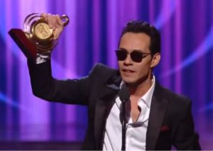 Marc Anthony sorprende con este mensaje en los premios Lo Nuestro – VIDEO