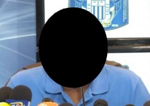 Exfutbolista es acusado de mal padre e invitar a expareja al hotel (VIDEO)