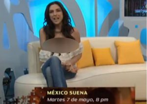 YouTube: A conductora se le cae la blusa en vivo y pasa el roche de su vida