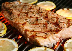 ¿Cómo hacer parrillada con pescado?