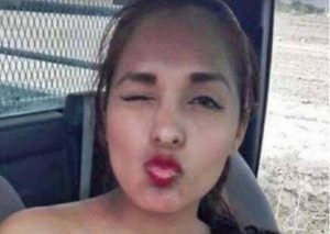 ¡Todos la quieren! Policía que se desnudó en patrullero recibe ofertas de trabajo