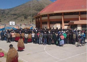 Puno: Azotan a alcalde en plena calle por no cumplir con promesas