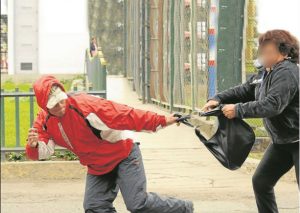 Policía da a conocer las zonas de Lima donde actúan raqueteros y cogoteros