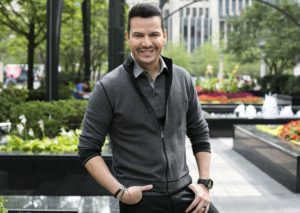 Víctor Manuelle conmueve Instagram con tierna foto junto a su héroe
