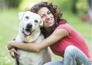 ¡Inédito! En Brasil mascotas podrían enterrarse junto a sus dueños
