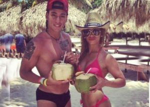 Cristian Benavente: Así luce su guapa y sexy hermana Soni Benavente (FOTOS Y VIDEO)