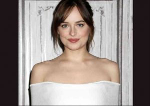 Cincuenta Sombras de Grey: Topless de Dakota Johnson es la sensación en redes – FOTOS