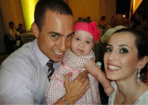 Viral:  ¡Su esposa muere  en accidente y reacciona así!- FOTOS