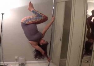 Facebook:  Hace pole dance en plena trabajo de parto y … – VIDEO