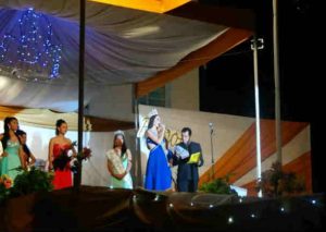 YouTube:  Mira la brutal caída de la Miss Junín en plena pasarela