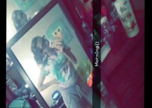 Facebook: Adolescente dio a luz y tomó drástica decisión
