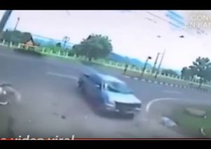 YouTube:  Mira cómo su alma salió de su cuerpo tras …