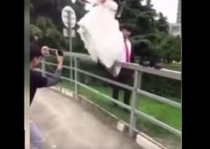 YouTube: Sesión de fotos de novios terminó siendo la más ‘romántica’
