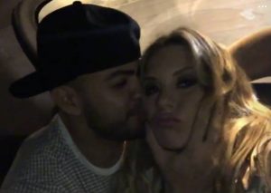 ¿Leslie Shaw y Coto Hernández confirmaron su romance con apasionado beso?