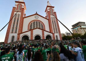 Imágenes de la vigilia de los hinchas de Chapecoense