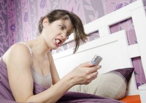 ¡No lo hagas! Revisar el móvil de tu pareja podría causar…