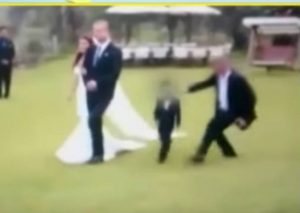 ¿Qué está pasando? Este personaje agredió a un niño