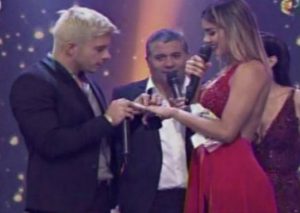 ¿Se casan? Mario Hart sorprendió a Korina Rivadeneira en pleno programa en vivo