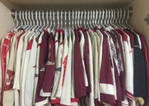 Ella es la diseñadora de las camisetas de Universitario – VIDEO