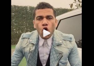 Dani Alves canta y baila al rítmo de ‘Despacito’ -VIDEO