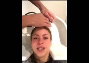 ¡Irreconocible! Shakira dejó atrás sus rizos dorados y luce así