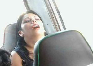 Viral: Se quedó dormida y fue blanco de memes – FOTOS