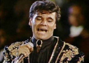 Hijo de Juan Gabriel se opera y ahora luce como … – VIDEO