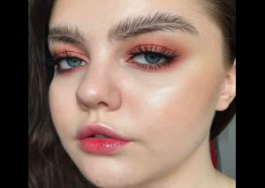 Viral: ¿Cejas de pluma? La nueva tendencia que da que hablar – FOTOS