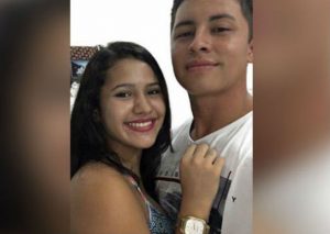 Viral: Foto de una pareja se viralizó por este detalle ¡No se percataron!   – FOTOS