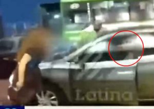Mujer encontró a su esposo con la amante y sucedió lo peor  – VIDEO