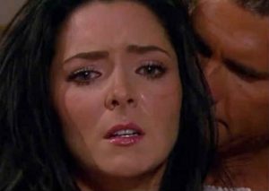 Ariadne Díaz enternece al llorar por el primer día de clases de su hijo