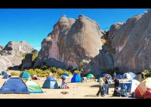 ¿Vas a acampar estas Fiestas Patrias? Apunta estos consejos para hacerlo de forma segura