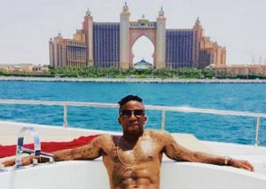 Jefferson Farfán le dará lujoso regalo a su hijo por sacar buenas notas – VIDEO