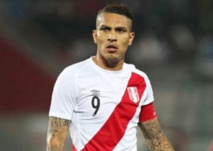 Paolo Guerrero respondió así a reportera que lo ‘jubiló’ – VIDEO