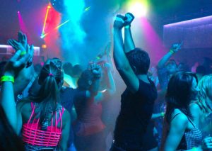 Hombre desapareció 26 días y lo encuentran en un ‘night club’