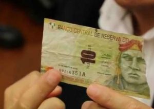 Conoce los requisitos para cambiar un billete roto