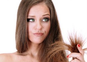 Descubre por qué te cortas el cabello al terminar una relación