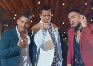 Victor Manuelle sufre por amor en estreno de ‘Amigos Con Derecho’ (VIDEO)