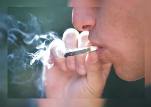5 conductas que delatan a una persona que consume drogas