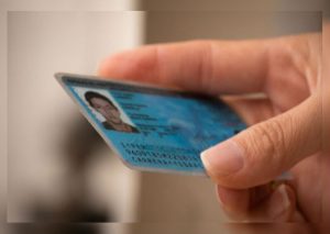 Ya puedes cambiarte de nombre en tu DNI con estos sencillos pasos