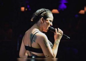 Daniela Darcourt muestra su lado más romántico al interpretar este tema