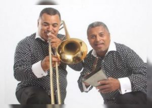 No Hay Motivo – Hermanos Moreno (LETRA)