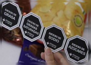A partir de hoy todos los productos tendrán advertencias de azúcares y grasas trans